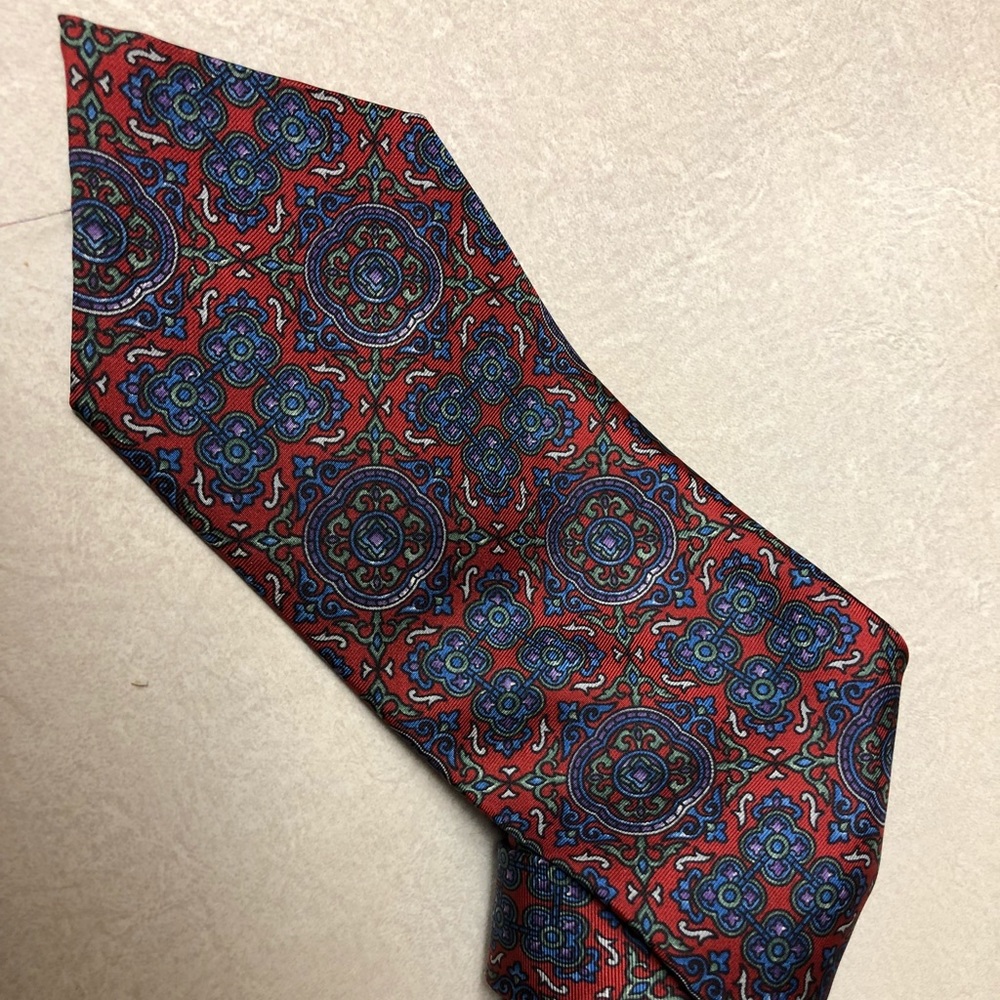 Men’s 100% silk authentic Christian Dior Necktie.